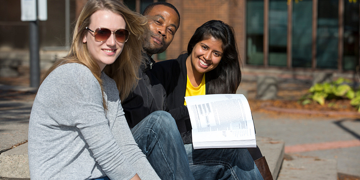 3-students-peer-tutor